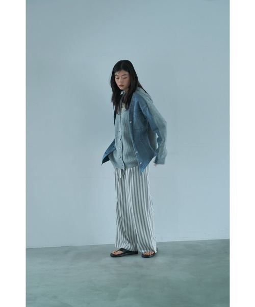 marjour（マージュール）の「LAYERED DENIM KNIT CARDIGAN（カーディガン/ボレロ・レディース・ブラック/グレー・M）」の19枚目の写真