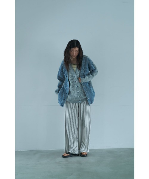 marjour（マージュール）の「LAYERED DENIM KNIT CARDIGAN（カーディガン/ボレロ・レディース・ブラック/グレー・M）」の20枚目の写真