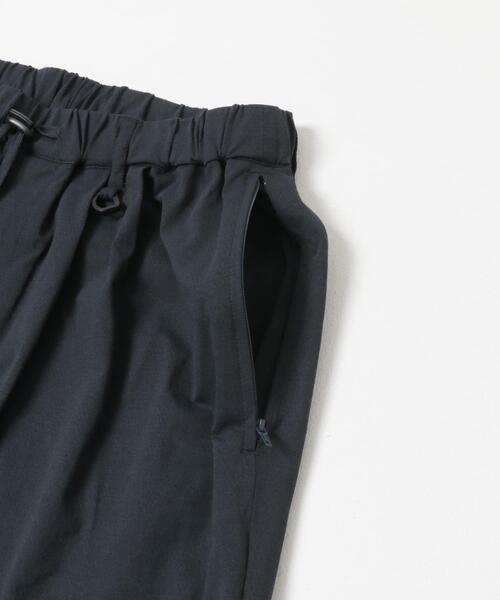 URBAN RESEARCH（アーバンリサーチ）の「Wide Dad　BREEZY TECH EASY PANTS（その他パンツ・メンズ・ブラック/ネイビー・1/2）」の19枚目の写真
