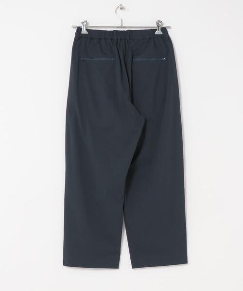 URBAN RESEARCH（アーバンリサーチ）の「Wide Dad　BREEZY TECH EASY PANTS（その他パンツ・メンズ・ブラック/ネイビー・1/2）」の20枚目の写真