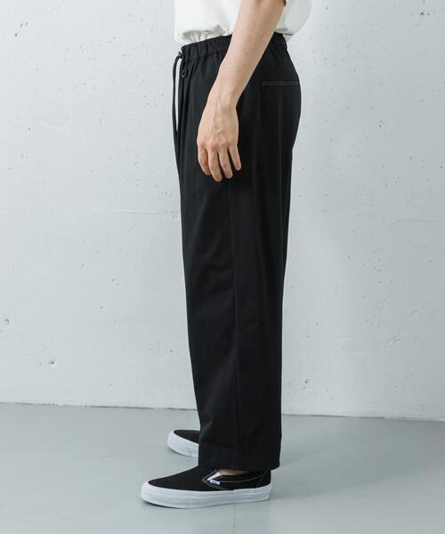 URBAN RESEARCH（アーバンリサーチ）の「Wide Dad　BREEZY TECH EASY PANTS（その他パンツ・メンズ・ブラック/ネイビー・1/2）」の4枚目の写真