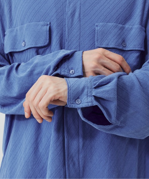 PUBLIC TOKYO（パブリックトウキョウ）の「【P.T】High-gauge jacquard Pk Shirts /ウォッシャブル/コットン100%/夏服/伸縮性/日本製（シャツ/ブラウス・メンズ・サックスブルー/ダークグレー/セージグリーン・S/M）」の18枚目の写真