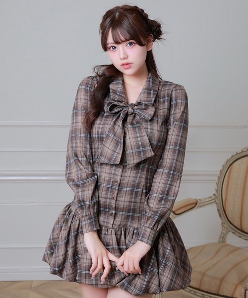 Anely（アネリー）の「Anely チェック柄 ボウタイリボン ティアード ミニワンピース（ワンピース・レディース・ブラウン/ブラック・FREE）」の17枚目の写真