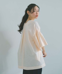 コットンリネン袖ギャザーVネックブラウス