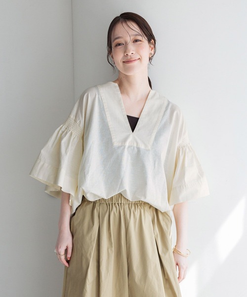 studio CLIP(スタディオクリップ)の「コットンリネン袖ギャザーVネックブラウス(Tシャツ/カットソー・レディース・クリーム/ライトブルー/オレンジ・FREE)」の8枚目の写真