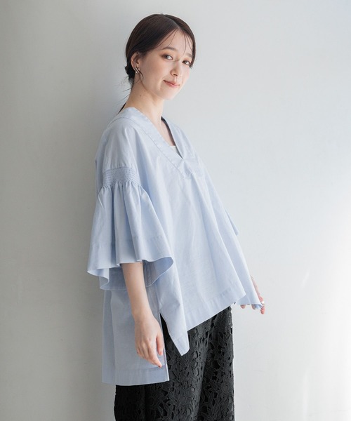 studio CLIP(スタディオクリップ)の「コットンリネン袖ギャザーVネックブラウス(Tシャツ/カットソー・レディース・クリーム/ライトブルー/オレンジ・FREE)」の13枚目の写真