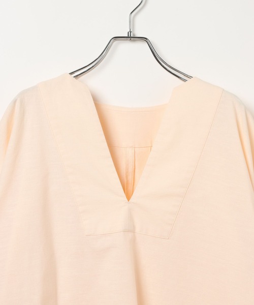 studio CLIP(スタディオクリップ)の「コットンリネン袖ギャザーVネックブラウス(Tシャツ/カットソー・レディース・クリーム/ライトブルー/オレンジ・FREE)」の21枚目の写真