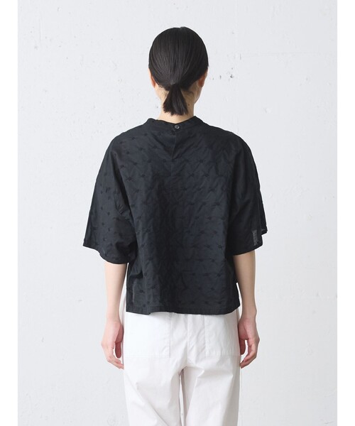 MidiUmi（ミディウミ）の「MidiUmi ドット柄ワイドシャツプルオーバー（シャツ/ブラウス・レディース・オフホワイト/ブルー/ブラック・FREE）」の5枚目の写真