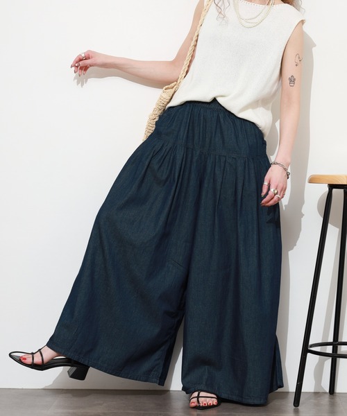 atONE（アットワン）の「エアリーデニムタックワイドパンツ（デニムパンツ・レディース・ネイビー/ワンウォッシュ・M/L/LL/3L/4L）」の16枚目の写真