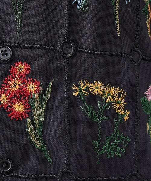 Revo.(レボ)の「【Revo. / レヴォ】TH-4085 フラワーエンブロイダリー 刺繍 半袖シャツ / ユニセックス(シャツ/ブラウス・メンズ・アイボリー/ブラック・フリー)」の5枚目の写真