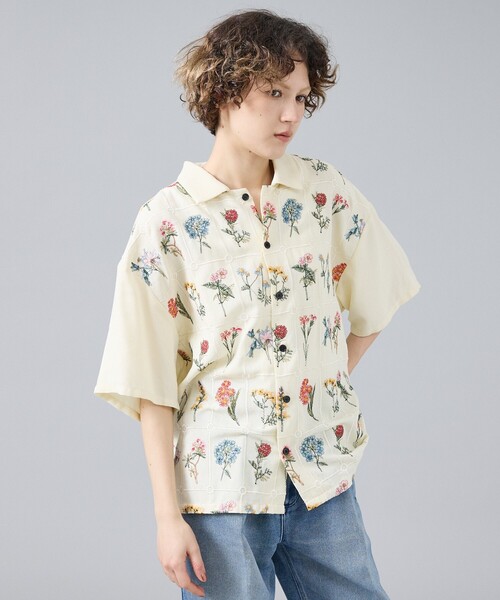 Revo.(レボ)の「【Revo. / レヴォ】TH-4085 フラワーエンブロイダリー 刺繍 半袖シャツ / ユニセックス(シャツ/ブラウス・メンズ・アイボリー/ブラック・フリー)」の7枚目の写真
