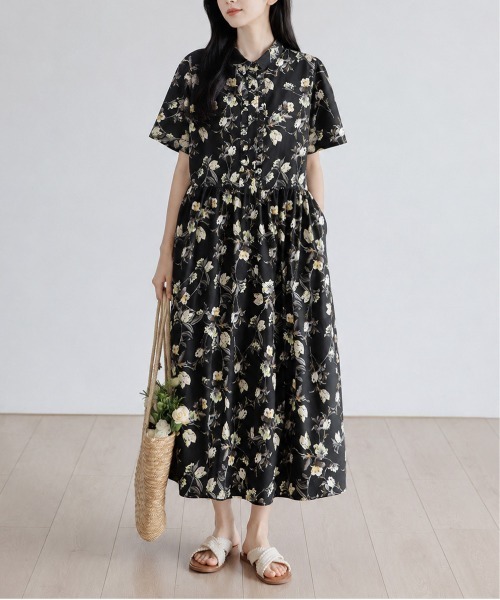 &soiree(アンドソワレ)の「ボタニカル柄フレアシャツワンピース(ワンピース・レディース・ブラック・MEDIUM/LARGE/X-LARGE)」の1枚目の写真
