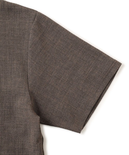 le cercle ADAM ET ROPE'（ルセルクルアダムエロペ）の「メランジサーフェイスプルオーバー/セットアップ対応/イージーケア（Tシャツ/カットソー・メンズ・ダークブラウン/チャコールグレー・L/LL/M）」の10枚目の写真