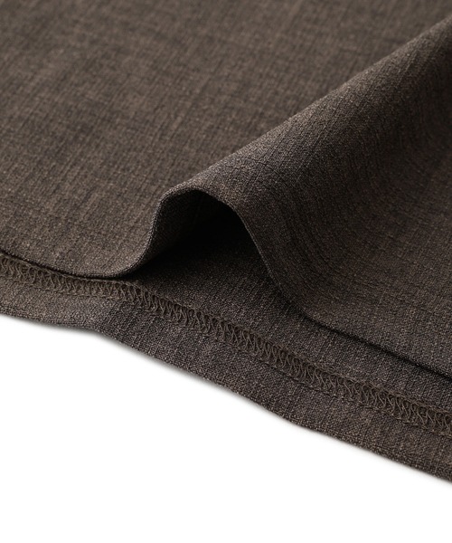 le cercle ADAM ET ROPE'（ルセルクルアダムエロペ）の「メランジサーフェイスプルオーバー/セットアップ対応/イージーケア（Tシャツ/カットソー・メンズ・ダークブラウン/チャコールグレー・L/LL/M）」の12枚目の写真