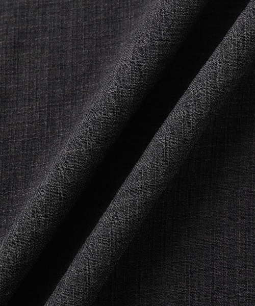 le cercle ADAM ET ROPE'（ルセルクルアダムエロペ）の「メランジサーフェイスプルオーバー/セットアップ対応/イージーケア（Tシャツ/カットソー・メンズ・ダークブラウン/チャコールグレー・L/LL/M）」の15枚目の写真
