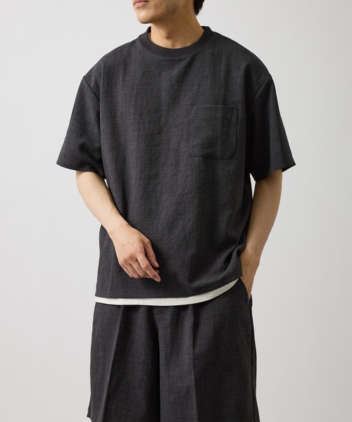 le cercle ADAM ET ROPE'（ルセルクルアダムエロペ）の「メランジサーフェイスプルオーバー/セットアップ対応/イージーケア（Tシャツ/カットソー・メンズ・ダークブラウン/チャコールグレー・L/LL/M）」の16枚目の写真