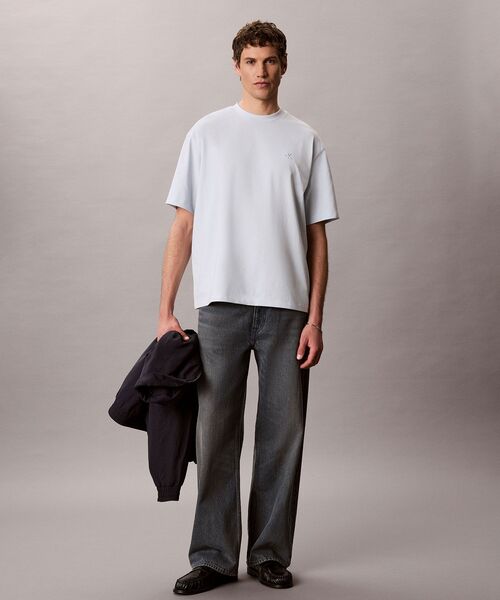 Calvin Klein(カルバン・クライン)の「クーリングジャージーリラックスバックロゴTシャツ(Tシャツ/カットソー・メンズ・ライトブルー/ブラック・L/M/S/XL)」の4枚目の写真