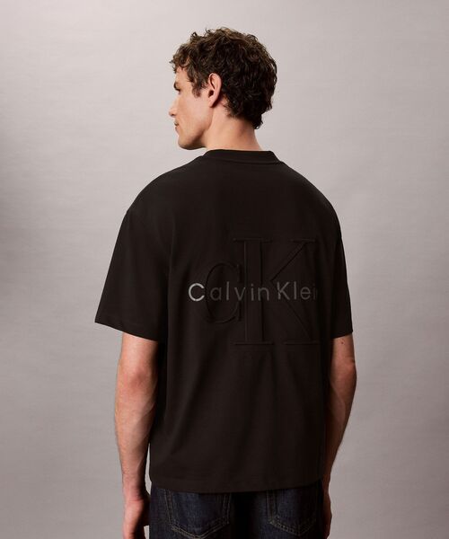 Calvin Klein(カルバン・クライン)の「クーリングジャージーリラックスバックロゴTシャツ(Tシャツ/カットソー・メンズ・ライトブルー/ブラック・L/M/S/XL)」の13枚目の写真