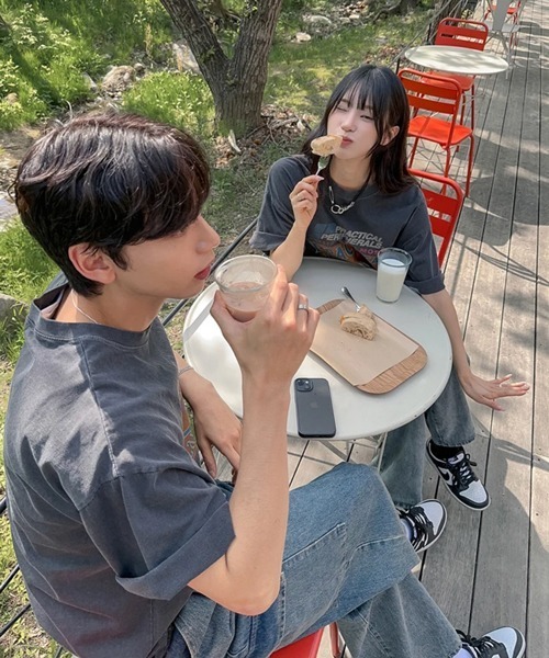 NOWLE(ノウル)の「【NOWLE】ピグメント加工 ヴィンテージライク グラフィックプリント 半袖 Tシャツ / ユニセックス(Tシャツ/カットソー・メンズ・グレー・SMALL/MEDIUM/LARGE/X-LARGE)」の14枚目の写真
