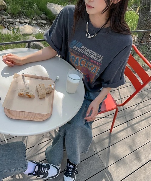 NOWLE(ノウル)の「【NOWLE】ピグメント加工 ヴィンテージライク グラフィックプリント 半袖 Tシャツ / ユニセックス(Tシャツ/カットソー・メンズ・グレー・SMALL/MEDIUM/LARGE/X-LARGE)」の13枚目の写真