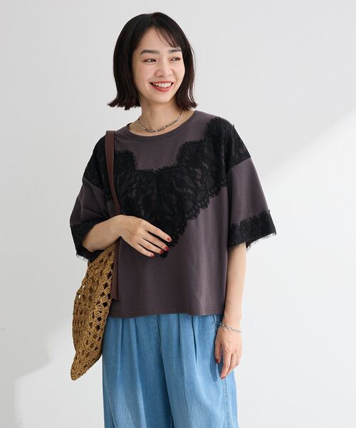 Green Parks(グリーンパークス)の「レースドッキング半袖プルオーバー(Tシャツ/カットソー・レディース・オフホワイト/チャコールグレー・FREE)」の6枚目の写真