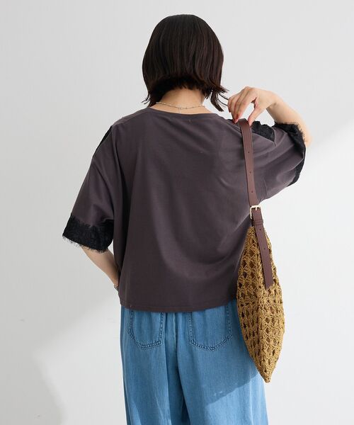 Green Parks(グリーンパークス)の「レースドッキング半袖プルオーバー(Tシャツ/カットソー・レディース・オフホワイト/チャコールグレー・FREE)」の8枚目の写真