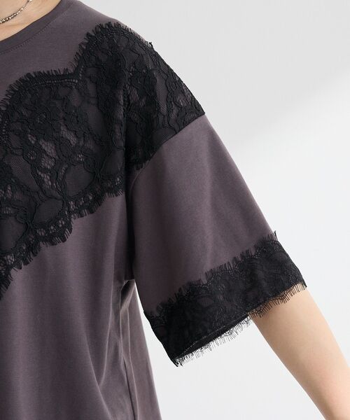 Green Parks(グリーンパークス)の「レースドッキング半袖プルオーバー(Tシャツ/カットソー・レディース・オフホワイト/チャコールグレー・FREE)」の10枚目の写真