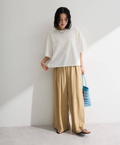Green Parks(グリーンパークス)の「レースドッキング半袖プルオーバー(Tシャツ/カットソー・レディース・オフホワイト/チャコールグレー・FREE)」の11枚目の写真