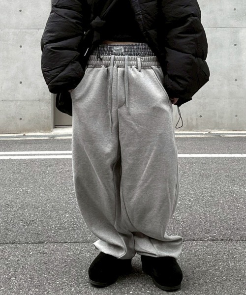 YACA（ヤーカ）の「Layered Sweat Pants/レイヤードスウェットパンツ（スウェットパンツ・レディース・ブラック/グレー・FREE）」の2枚目の写真
