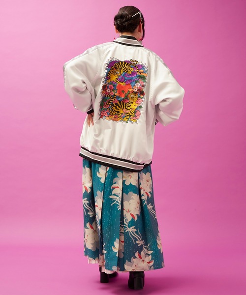 倭物やカヤ（ワモノヤカヤ）の「【中村杏子×倭物やカヤ】刺子ジャン 刺繍スーベニアジャケット（スカジャン・メンズ・スミクロ/ホワイト/レッド・FREE）」の8枚目の写真