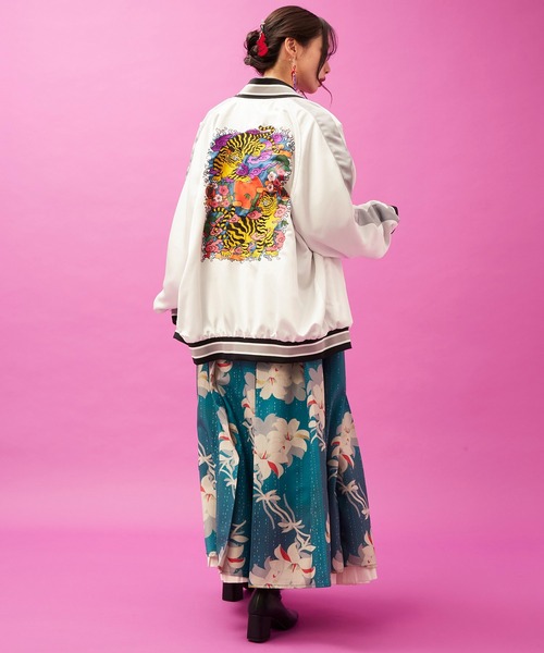 倭物やカヤ（ワモノヤカヤ）の「【中村杏子×倭物やカヤ】刺子ジャン 刺繍スーベニアジャケット（スカジャン・メンズ・スミクロ/ホワイト/レッド・FREE）」の7枚目の写真