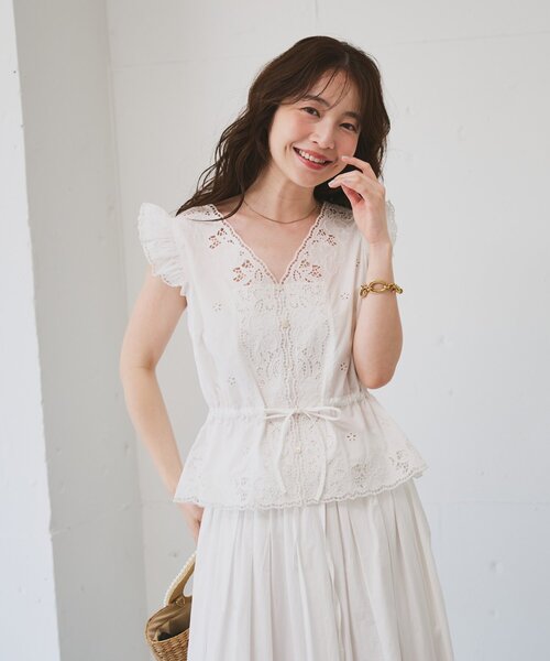 La boutique BonBon(ラブティックボンボン)の「【SETUP可・今すぐお届け】カットワークレースブラウス(シャツ/ブラウス・レディース・ホワイト/ブラック・FREE)」の3枚目の写真