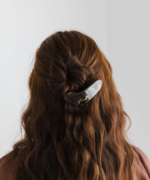 mysty woman（ミスティウーマン）の「【LAPUIS】PlumpHeartバレッタL　730199（バレッタ/ヘアクリップ・レディース・ブラウン/ブラック・FREE）」の4枚目の写真
