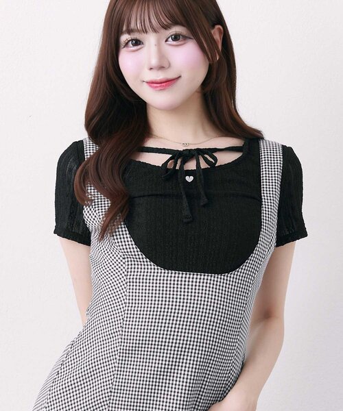 Belle Charme(ベルシャルム)の「【Belle Charme】Heart Charm Lace Short Tops(Tシャツ/カットソー・レディース・オフホワイト/ブラック・FREE)」の1枚目の写真