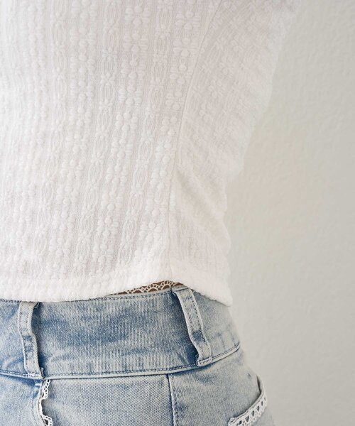 Belle Charme(ベルシャルム)の「【Belle Charme】Heart Charm Lace Short Tops(Tシャツ/カットソー・レディース・オフホワイト/ブラック・FREE)」の8枚目の写真