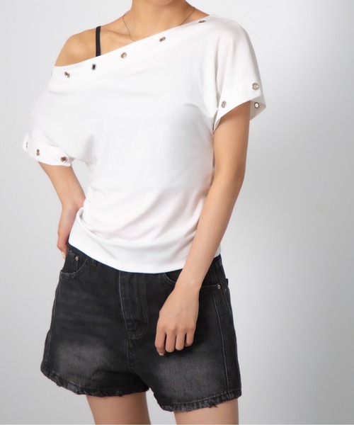 MEMECLE(メメクル)の「【 MEMECLE / メメクル 】アイレット ワンショルダー半袖トップス(Tシャツ/カットソー・レディース・ホワイト/グレー/ブラック・FREE)」の9枚目の写真