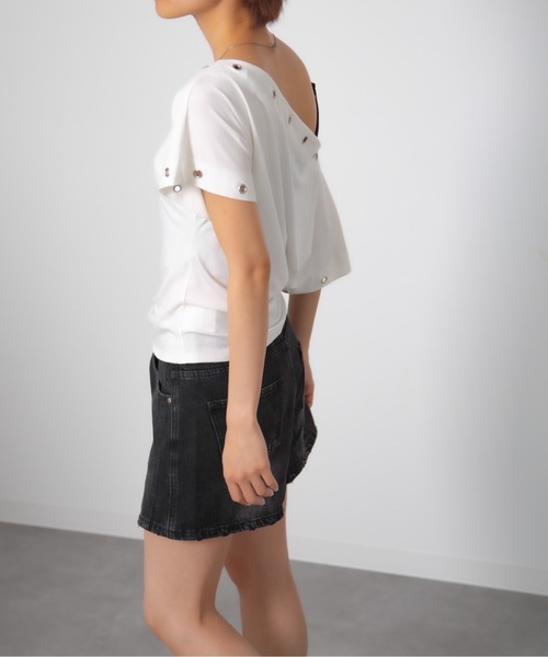 MEMECLE(メメクル)の「【 MEMECLE / メメクル 】アイレット ワンショルダー半袖トップス(Tシャツ/カットソー・レディース・ホワイト/グレー/ブラック・FREE)」の10枚目の写真