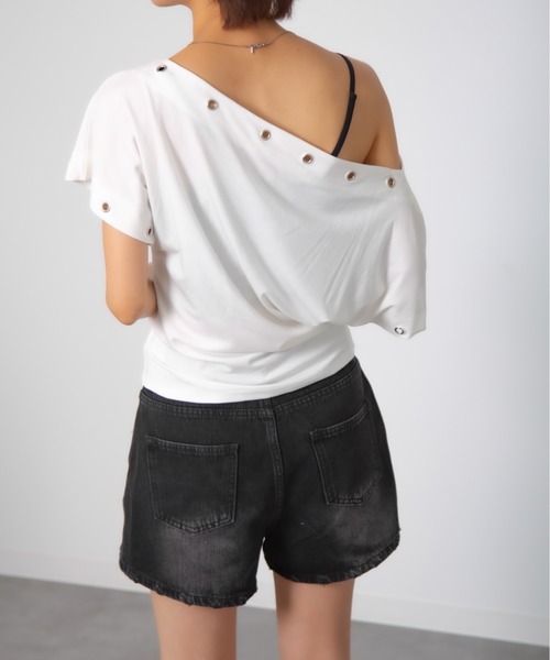 MEMECLE(メメクル)の「【 MEMECLE / メメクル 】アイレット ワンショルダー半袖トップス(Tシャツ/カットソー・レディース・ホワイト/グレー/ブラック・FREE)」の11枚目の写真