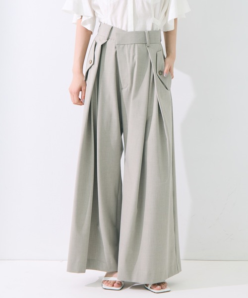 STUDIOUS（ステュディオス）の「【STUDIOUS/ステュディオス】Flap Cargo Wide Pants/フラップカーゴワイドパンツ/ウォッシャブル/オフィスカジュアル/美脚/腰回りカバー（カーゴパンツ・レディース・ベージュ/ストライプ・1/2/3）」の2枚目の写真