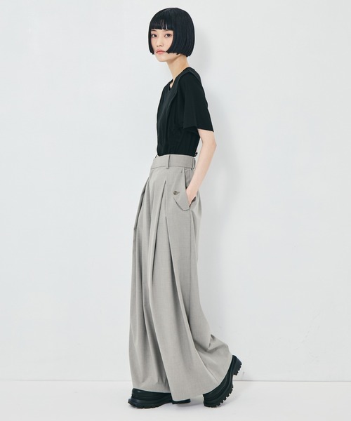 STUDIOUS（ステュディオス）の「【STUDIOUS/ステュディオス】Flap Cargo Wide Pants/フラップカーゴワイドパンツ/ウォッシャブル/オフィスカジュアル/美脚/腰回りカバー（カーゴパンツ・レディース・ベージュ/ストライプ・1/2/3）」の5枚目の写真