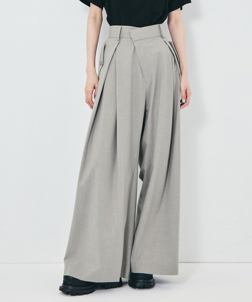 STUDIOUS（ステュディオス）の「【STUDIOUS/ステュディオス】Flap Cargo Wide Pants/フラップカーゴワイドパンツ/ウォッシャブル/オフィスカジュアル/美脚/腰回りカバー（カーゴパンツ・レディース・ベージュ/ストライプ・1/2/3）」の7枚目の写真