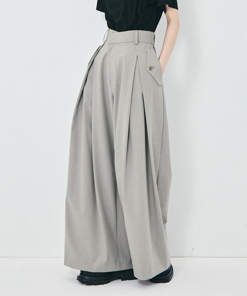 STUDIOUS（ステュディオス）の「【STUDIOUS/ステュディオス】Flap Cargo Wide Pants/フラップカーゴワイドパンツ/ウォッシャブル/オフィスカジュアル/美脚/腰回りカバー（カーゴパンツ・レディース・ベージュ/ストライプ・1/2/3）」の8枚目の写真