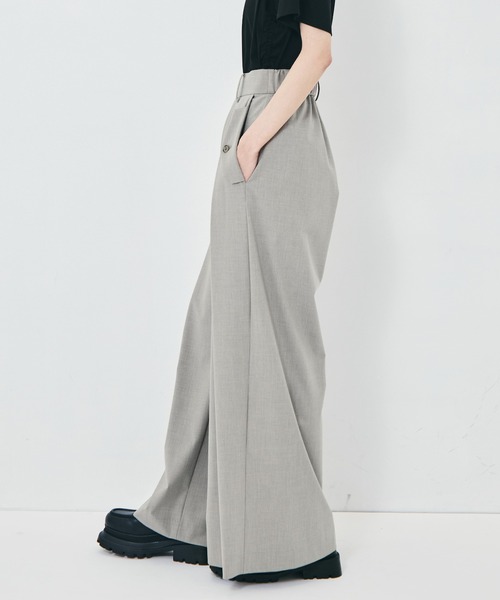 STUDIOUS（ステュディオス）の「【STUDIOUS/ステュディオス】Flap Cargo Wide Pants/フラップカーゴワイドパンツ/ウォッシャブル/オフィスカジュアル/美脚/腰回りカバー（カーゴパンツ・レディース・ベージュ/ストライプ・1/2/3）」の9枚目の写真