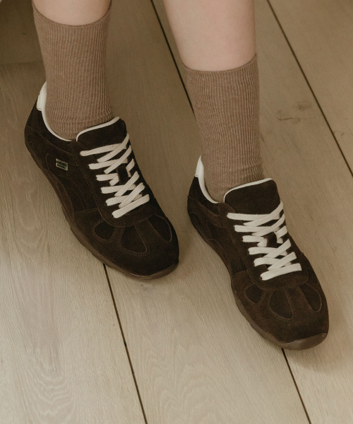 MAC MOC(マックモック)の「Nutty ナッティ セミ CUTOUT レースアップ スニーカー_4color 1.5cm(スニーカー・レディース・ブラウン/レオパード/キャメル/グレー・22.5cm/23cm/23.5cm/24cm/24.5cm/25cm)」の7枚目の写真