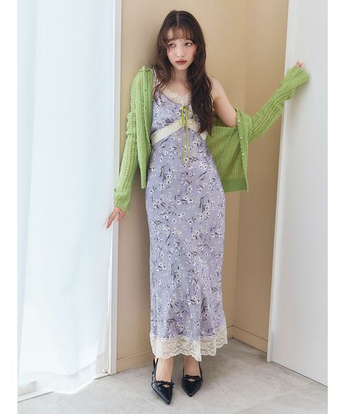 LILY BROWN(リリーブラウン)の「Vカットリボンパンプス(パンプス・レディース・カーキ/ドット/ブラック・M/L/S)」の12枚目の写真