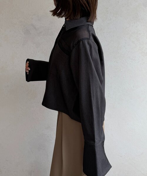Thevon(ゼボン)の「シアー切替デニムライクショートシャツ(シャツ/ブラウス・レディース・インディゴブルー/ブラック・FREE)」の4枚目の写真