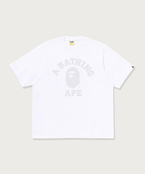 A BATHING APE(アベイシングエイプ)の「TONAL COLLEGE RELAXED FIT TEE(Tシャツ/カットソー・メンズ・ホワイト/ブラック・MEDIUM/XX-LARGE/LARGE/X-LARGE/SMALL)」の1枚目の写真