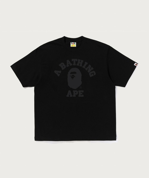 A BATHING APE(アベイシングエイプ)の「TONAL COLLEGE RELAXED FIT TEE(Tシャツ/カットソー・メンズ・ホワイト/ブラック・MEDIUM/XX-LARGE/LARGE/X-LARGE/SMALL)」の2枚目の写真
