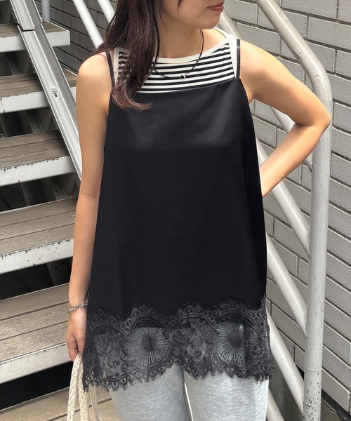 ISOOK(アイスー)の「【ISOOK / アイスー】レースサテンキャミソール / レースビスチェ レースキャミソール レイヤード 重ね着 サテンビスチェ 裾レースデザインインナー アジャスター付き 丈調節可能 ZOZOTOWN限定(キャミソール・レディース・アイボリー/ブラック・FREE)」の1枚目の写真