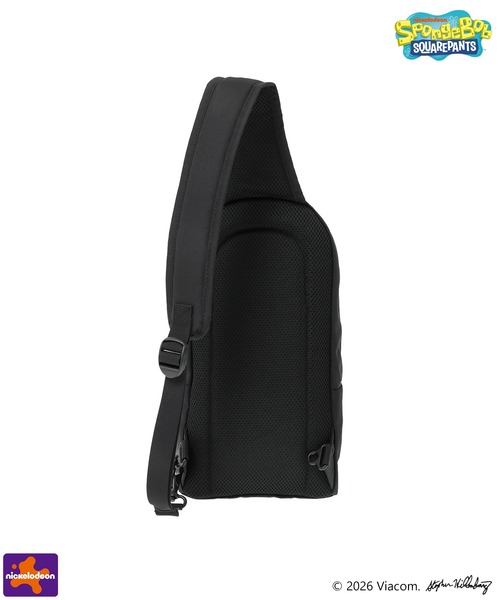 Manhattan Portage(マンハッタンポーテージ)の「LITTLE ITALY CROSSBODY BAG CORDURA RIPSTOP POLYESTER / SPONGE BOB(ボディバッグ/ウエストポーチ・メンズ・ブラック・SMALL)」の4枚目の写真